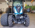 New Holland T4.80F mit Bereifungsvarianten